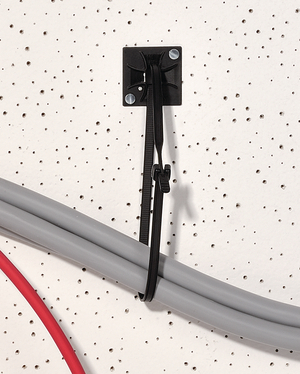 1. Insert tail into lock head and push tail partly in the head