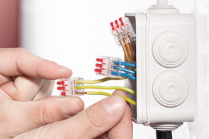 HelaCon Releasable connectors are easy released without any tool.