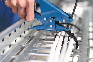 Le fascette della serie Robusto possono essere tagliate con l'attrezzo MK10-SB. 