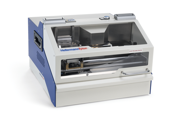 Una impresora para placas de acero inoxidable silenciosa, duradera y muy fácil de usar.