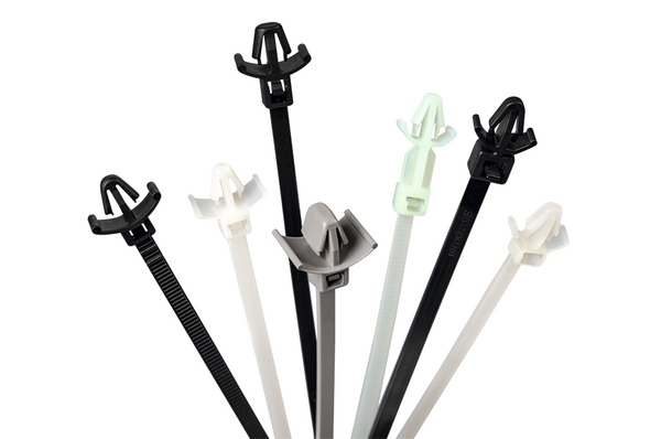 La gamma di fascette di cablaggio con ancoraggio a freccia è disponibile per pannelli di vari spessori e fori di vari diametri.